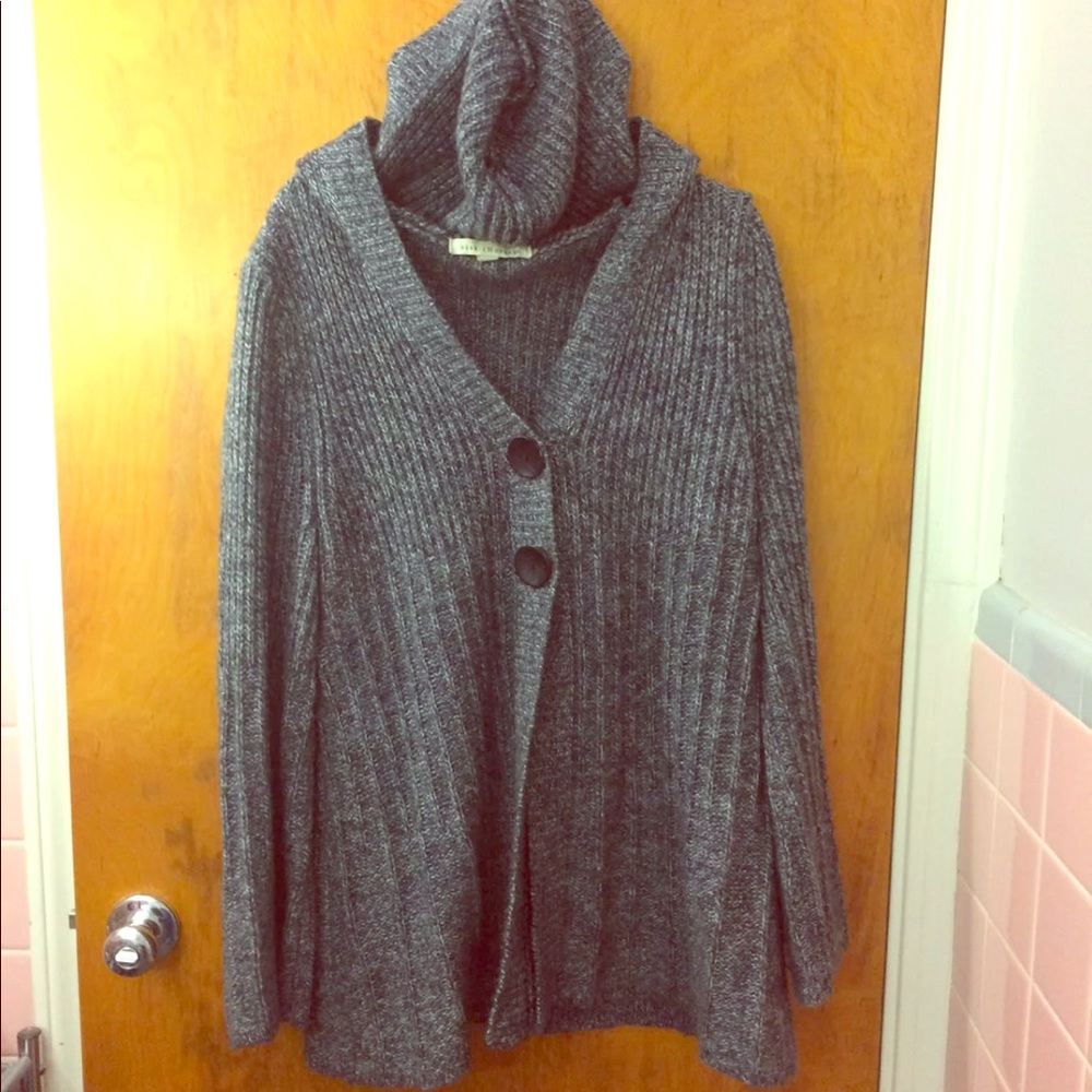 Gray Sweater with Hood and Snap buttons